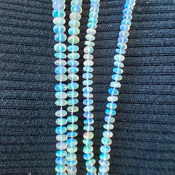 4.5mm to 8.5mm Ethiopian Opals Hand Knotted - 14K Solid Yellow Gold Clasp - Picture 14 of 17